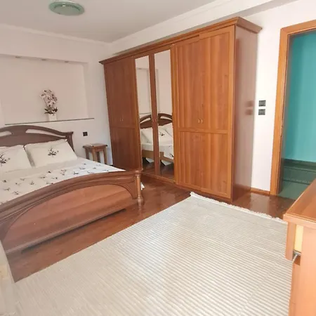 Big Flat Appartamento Pogradec